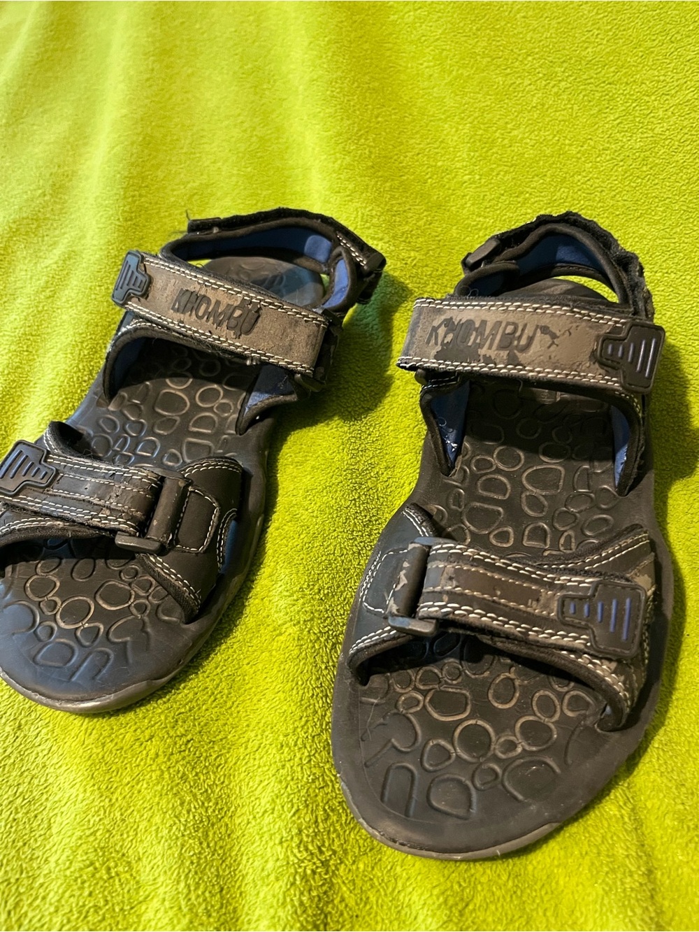 KHOMBU MENS Size 9… flip flops